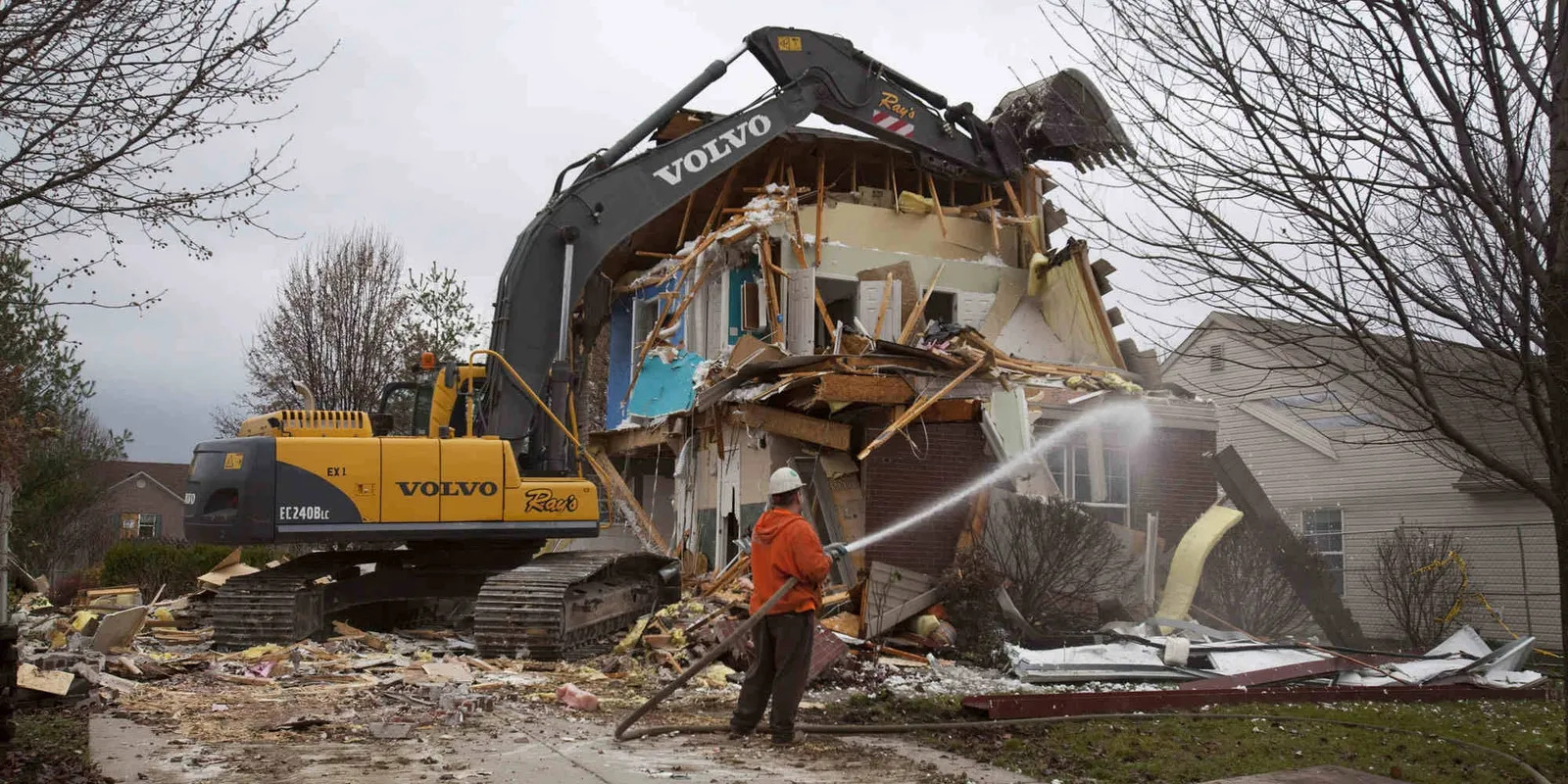 চিনো হিলসে বাড়িতে বিস্ফোরণ: ৩ প্রাপ্তবয়স্ক ও ৬ শিশু হাসপাতালে