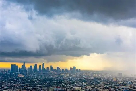 দক্ষিণ ক্যালিফোর্নিয়ায় আরও বৃষ্টির সম্ভাবনা—মঙ্গলবার ও সপ্তাহজুড়ে আবহাওয়ার পূর্বাভাস