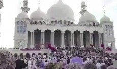 চীনে মসজিদ ভাঙ্গার সিদ্ধান্তের বিরুদ্ধে বিক্ষোভে মুসলমানরা
