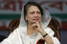 ভাষা শহীদদের জন্য বিশেষ মোনাজাতে খালেদা