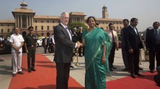 ম্যাটিসের পদত্যাগে ‘বন্ধু’ হারাল দিল্লি!