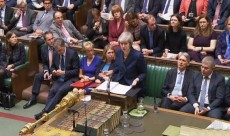 যুক্তরাজ্য সরকারের ক্ষমতা কমিয়ে দিলো সংসদ