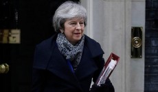 অনাস্থা ভোটে টিকে গেলেন থেরেসা মে