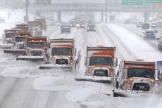 ঠাণ্ডায় কাঁপছে যুক্তরাষ্ট্র-কানাডা