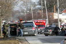 যুক্তরাষ্ট্রে শিকাগোর শিল্পাঞ্চলে বন্দুক হামলায় নিহত ৫