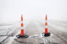 যুক্তরাষ্ট্রে বোম্ব সাইক্লোন বয়ে যাওয়ায় ৩১০০ ফ্লাইট বাতিল