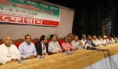 গণফোরামের  মঞ্চে বহিষ্কৃত মোকাব্বির খান এমপি!