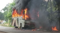 কক্সবাজারে বাসের ধাক্কায় স্কুলছাত্র নিহত : বাসে আগুন