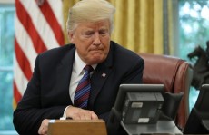 ইরানের কল পেতে টেলিফোন নিয়ে অপেক্ষায় যুক্তরাষ্ট্র