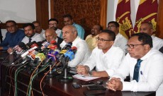 শ্রীলঙ্কায় ৯ মুসলিম মন্ত্রীর পদত্যাগ