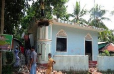 শ্রীলংকার মুসলিমরা যে কারণে ভেঙে ফেললেন মসজিদ