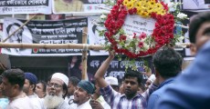 নেতাকর্মীদের ভালোবাসায় সিক্ত এরশাদ