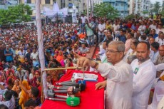 ‘সরকার বিএনপি মারতে পারে এডিস মশা মারতে পারে না’
