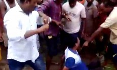 হাসপাতালে অনুপস্থিত চিকিৎসককে পিটিয়ে মারলো শ্রমিকরা