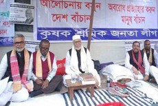 একজন মুক্তিযোদ্ধা দুই মাস ধরে ফুটপাতে থাকেন !