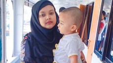 শিশুকে বাম কোলে রাখলে দ্রুত কথা শিখে: গবেষণা