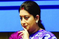 পোশাক পরিবর্তনে গিয়ে গোপন ক্যামেরার শিকার ভারতের মহিলা শিক্ষামন্ত্রীর