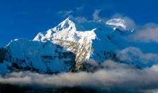 নেপালে তুষারধসে ৭ পর্বতারোহী নিখোঁজ