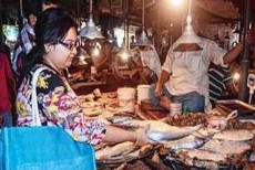 দেশে নেই, কলকাতার বাজার সয়লাব