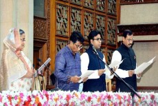 শপথ নিলেন তিন মেয়র ও কাউন্সিলররা