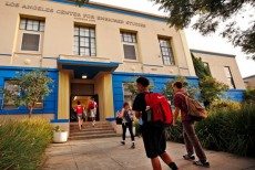 লস এঞ্জেলেসে স্কুল খুলছে ১৮ আগস্ট, তবে ক্যাম্পাস নয়