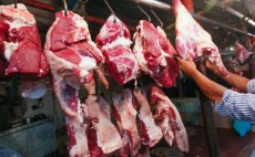 ক্যালিফোর্নিয়ায় লকডাউনে গরুর মাংস কেনায় গ্রাহকদের নমনীয় হওয়ার তাগিদ