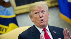 বিক্ষোভে পাল্টে যাচ্ছে ট্রাম্পের রাজনৈতিক সমীকরণ