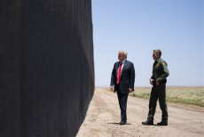 পেন্টাগন থেকে টাকা নিয়ে দেয়াল নির্মাণ অবৈধ: মার্কিন আদালত