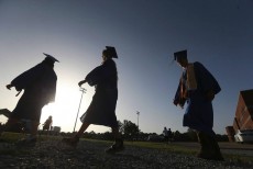 বিদেশি শিক্ষার্থীদের প্রবেশ বন্ধে নতুন ঘোষণা দিল ট্রাম্প প্রশাসন