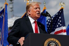 প্রণোদনা চ্যাক ১২০০ ডলারের বেশি হতে পারেঃ ট্রাম্প