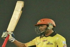 মাঠে নেমেই আশরাফুলের তাণ্ডবে ৬ ওভারে ১১৯