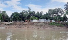নদীতে বিলীনের পথে ২৬ গ্রাম