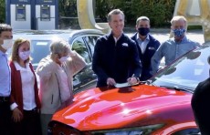 ক্যালিফোর্নিয়ায় বন্ধ হয়ে যাবে গ্যাসোলিন চালিত গাড়ি