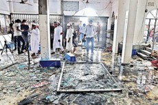 মসজিদে বিস্ফোরণঃ ৩৫ পরিবারে ৫ লাখ টাকা করে অনুদান