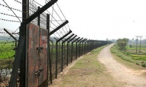 সীমান্তে বাংলাদেশিকে ধরে নিয়ে গেল বিএসএফ