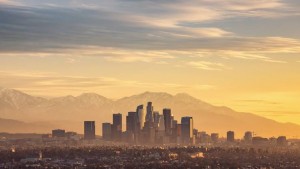 এবার 'সিটি অব লস এঞ্জেলেসে' জারি হলো 'স্টে-এট-হোম'