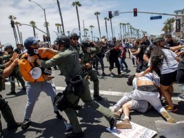 লস এঞ্জেলেসে ট্রাম্প সমর্থকদের সহিংসতা, আটক কয়েকজন