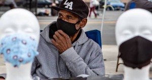 লস এঞ্জেলেসে কঠোর হচ্ছে মাস্ক ব্যবহার আইন, জরিমানার বিধান