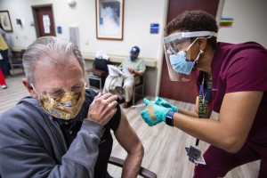 বয়স্কদের টিকাদান শুরু করেছে সান বার্নার্ডিনো