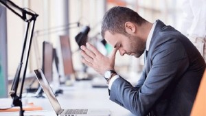 মানসিক চাপ বাড়ায় ৫ খাবার