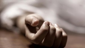 কেন্দ্রীয় শহীদ মিনার থেকে কিশোরীর লাশ উদ্ধার