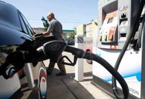 লস এঞ্জেলেসে গ্যাসের দাম বাড়ছে অব্যাহতভাবে