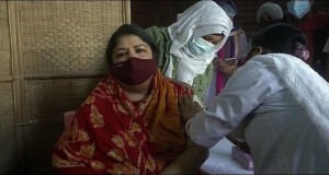 করোনার টিকা নিলেন সংসদের স্পিকার