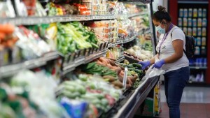 লস এঞ্জেলেসে গ্রোসারি ও ফার্মেসি কর্মীরা পাবেন ঘণ্টায় বাড়তি ৫ ডলার