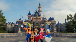 ক্যালিফোর্নিয়ার থিমপার্কগুলো খুলছে শীঘ্রই