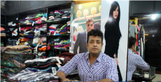 যেমন যাচ্ছে ওমর সানি-মৌসুমির কাপড়ের ব্যবসা