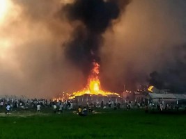রোহিঙ্গা ক্যাম্পে আগুন: ১১ জনের মরদেহ উদ্ধার