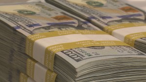 লস এঞ্জেলেস এয়ারপোর্ট থেকে বিপুল পরিমাণ জাল নোট উদ্ধার