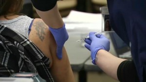 ক্যালিফোর্নিয়ার ৫০ ও এর বেশি বয়েসীদের টিকা দেওয়া শুরু