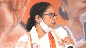 বাংলাকে গুজরাট বানানোর চেষ্টা হচ্ছে: মমতা